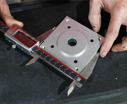 Aluminum plate engraving machine